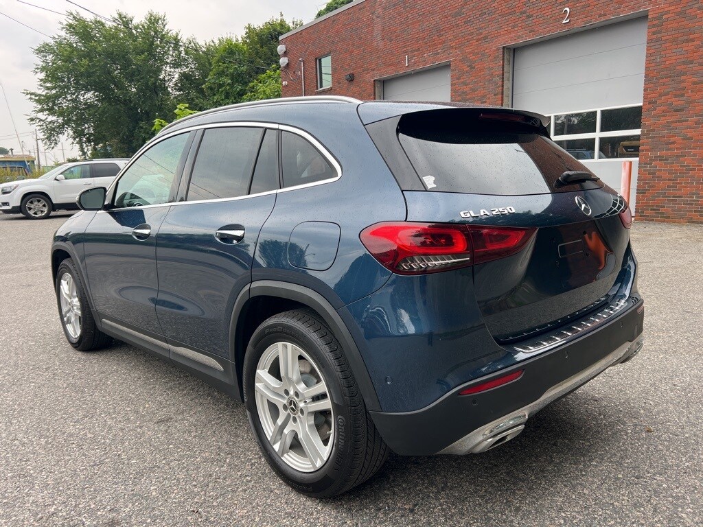 2022 Mercedes Benz GLA 250 4MATIC photo 3