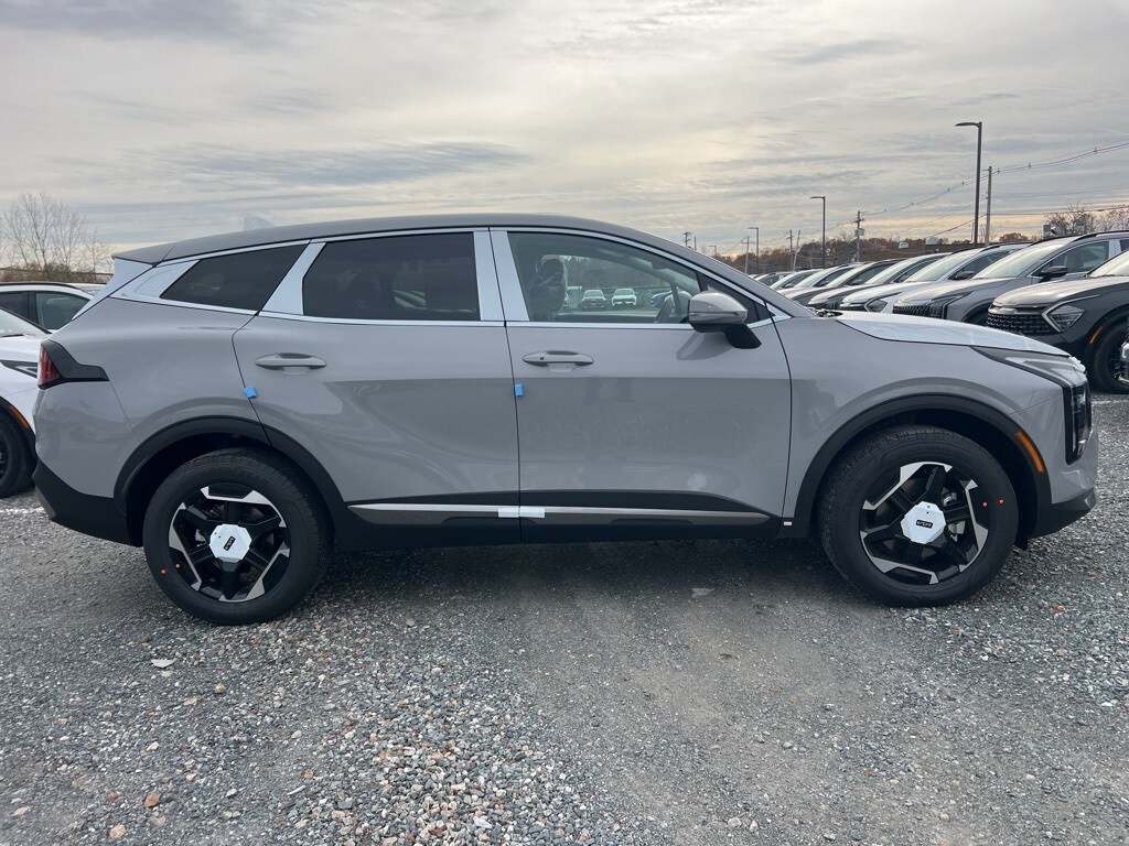 2026 Kia Sportage Hybrid S photo 2