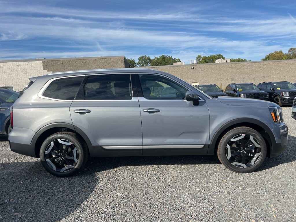 2025 Kia Telluride EX photo 4