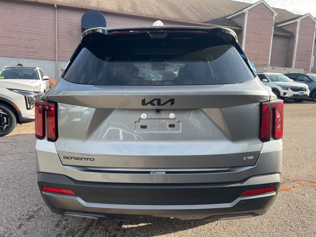 2026 Kia Sorento Plug-In Hybrid X-Line SX Prestige photo 3