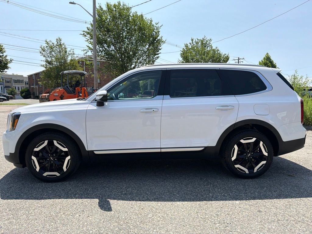 Used 2024 Kia Telluride S SUV