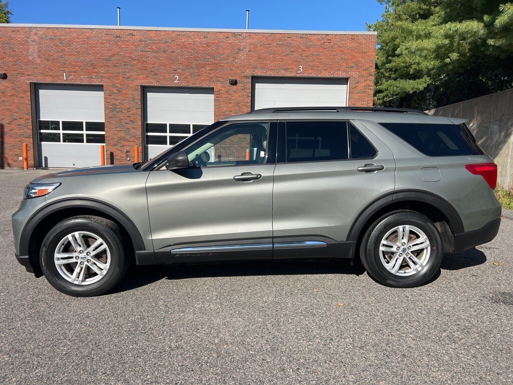 2020 Ford Explorer XLT photo 2