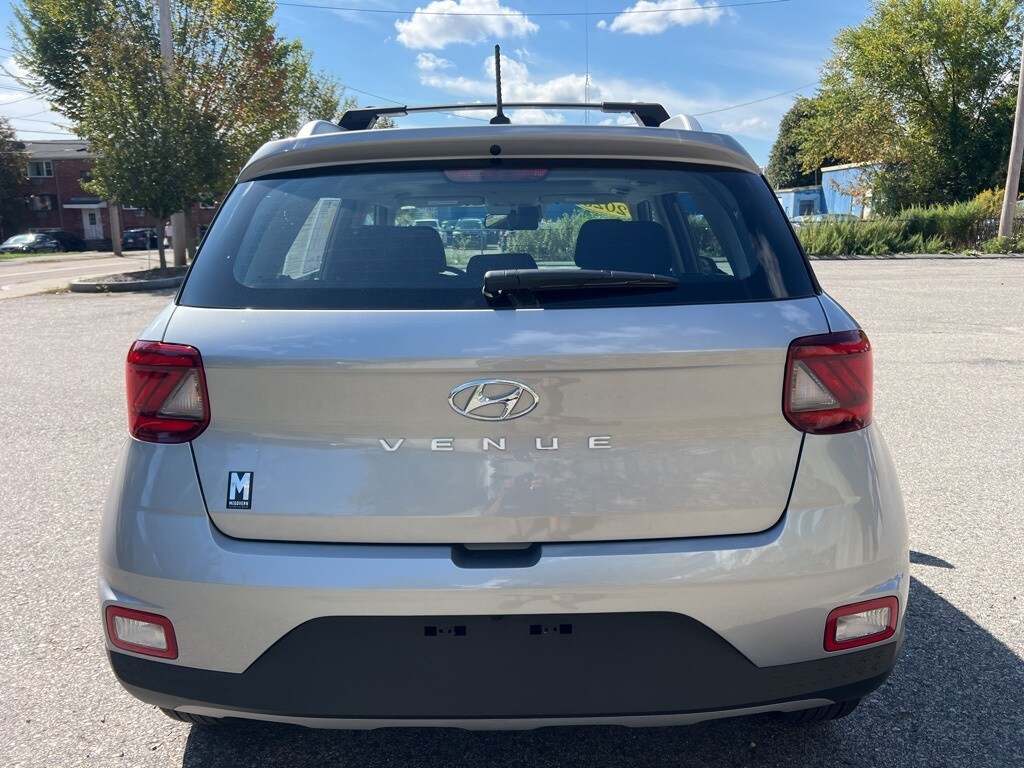 Used 2025 Hyundai Venue SEL SUV