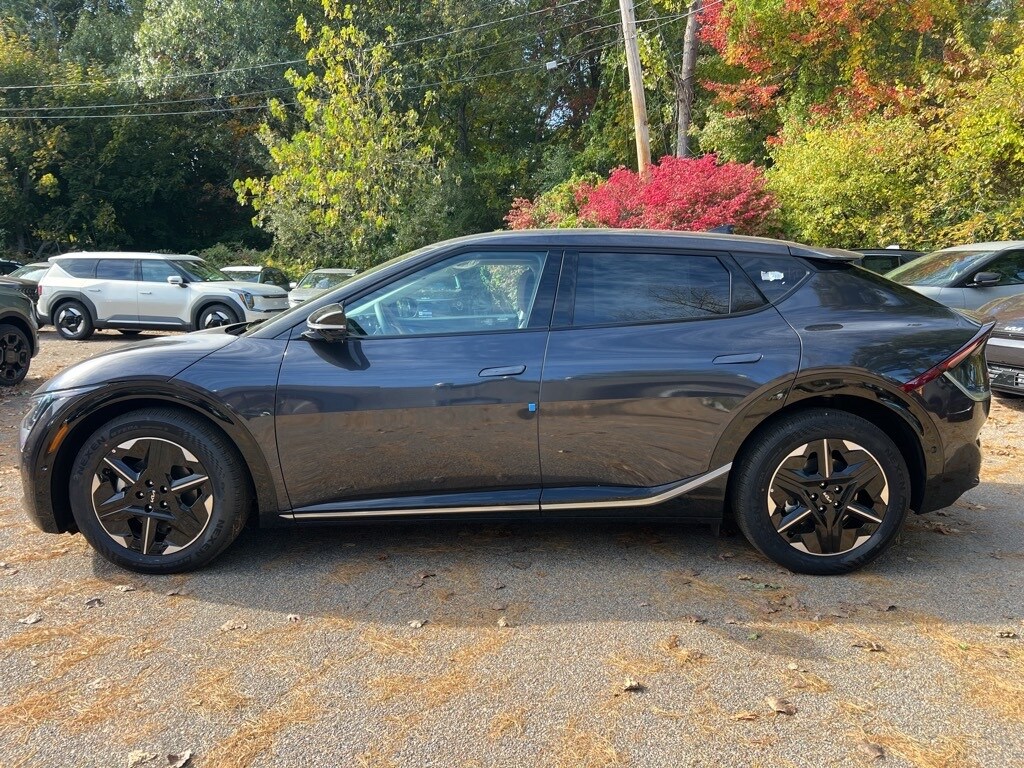 2025 Kia EV6 Light Wind photo 2