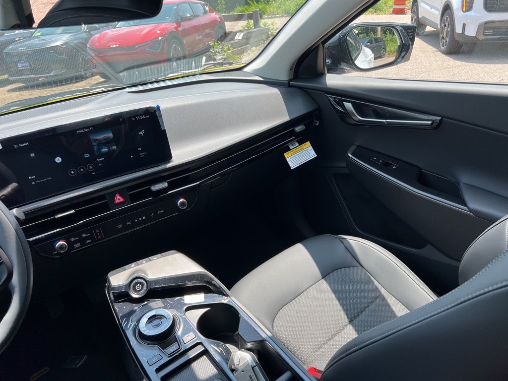 2025 Kia EV6 Light L/R - Photo 11