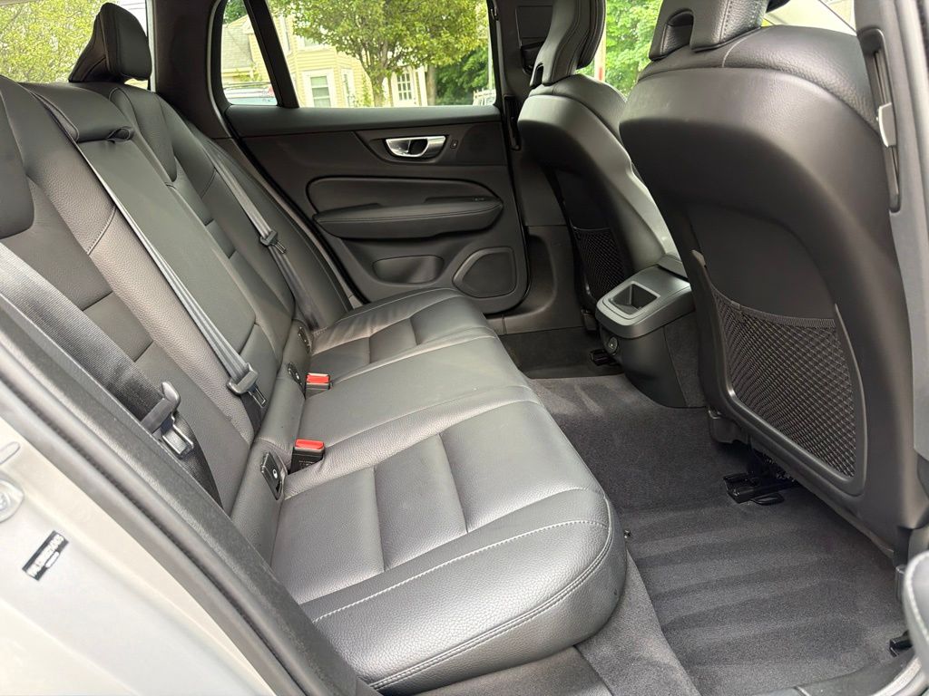 2025 Volvo V60 Cross Country Plus - Photo 31