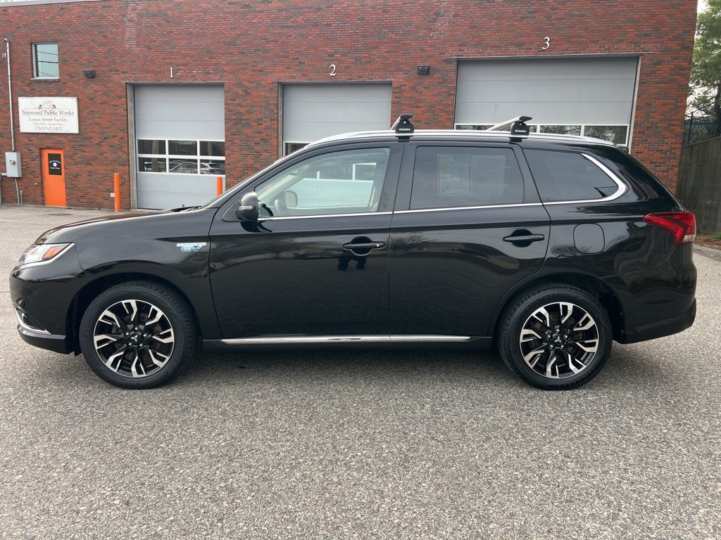 Used 2018 Mitsubishi Outlander SEL with VIN JA4J24A50JZ053448 for sale in Norwood, MA
