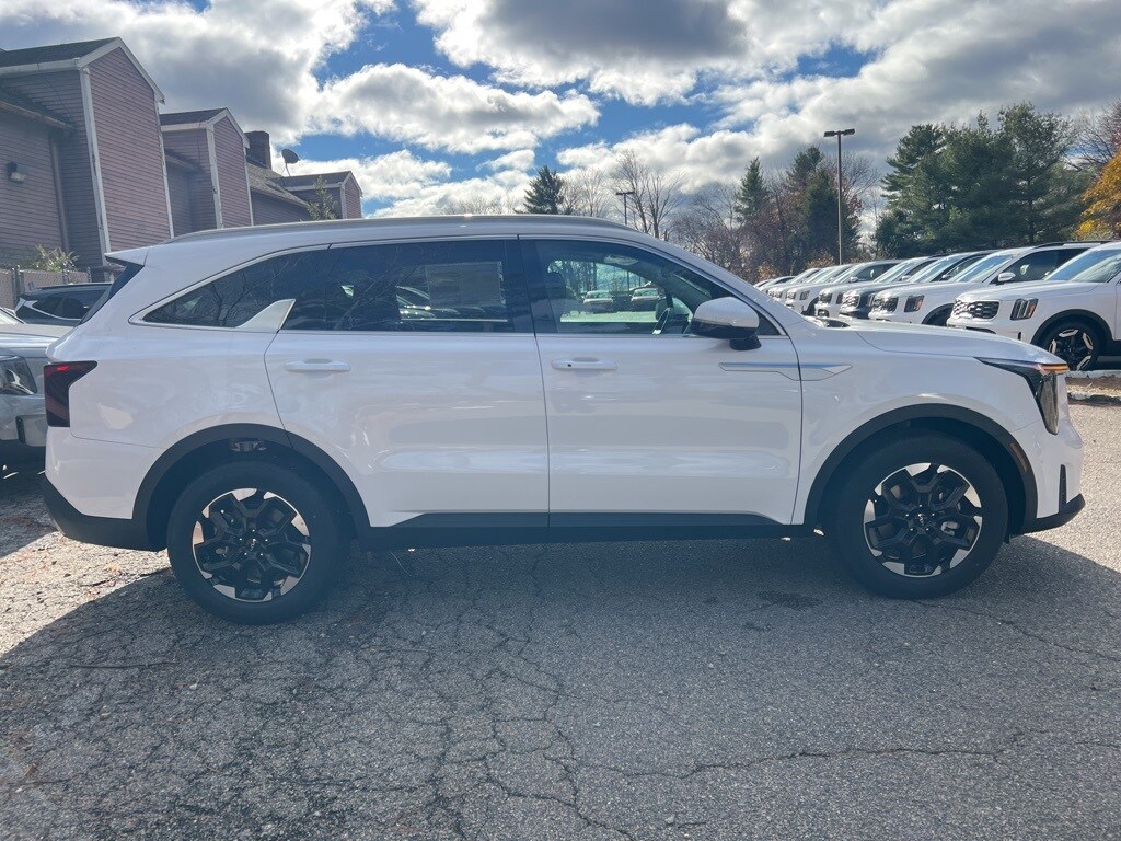 2026 Kia Sorento S photo 4