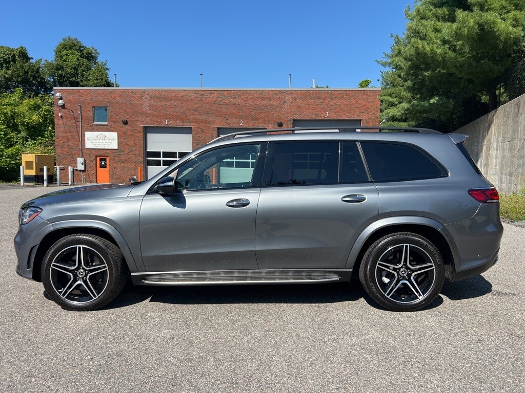 2022 Mercedes Benz GLS 450 4MATIC photo 2