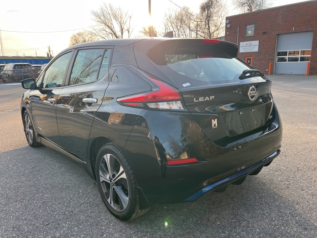 Used 2018 Nissan LEAF SV Hatchback