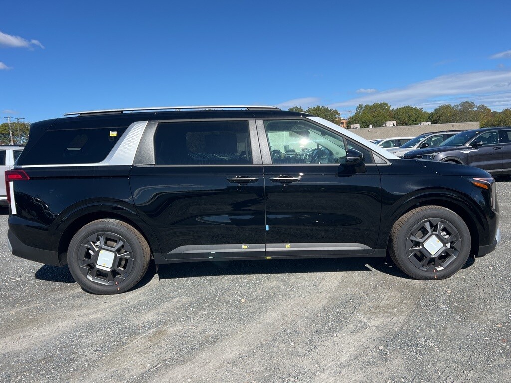 2026 Kia Carnival EX photo 3