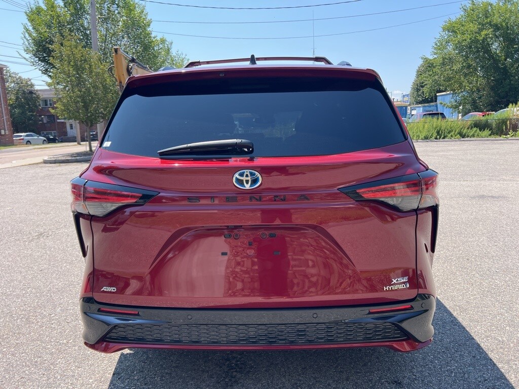 2024 Toyota Sienna XSE photo 4