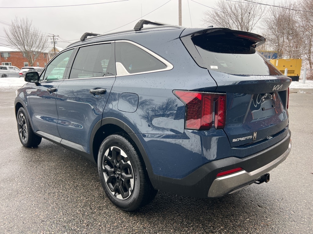 Used 2025 Kia Sorento S SUV