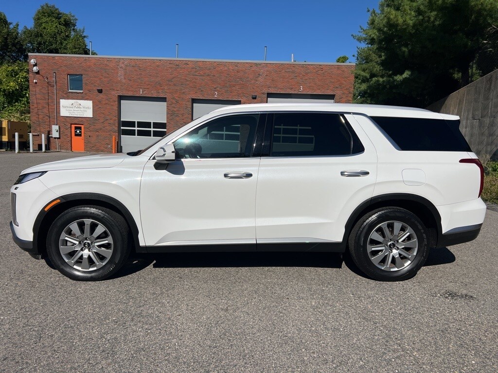 2023 Hyundai Palisade SEL photo 2