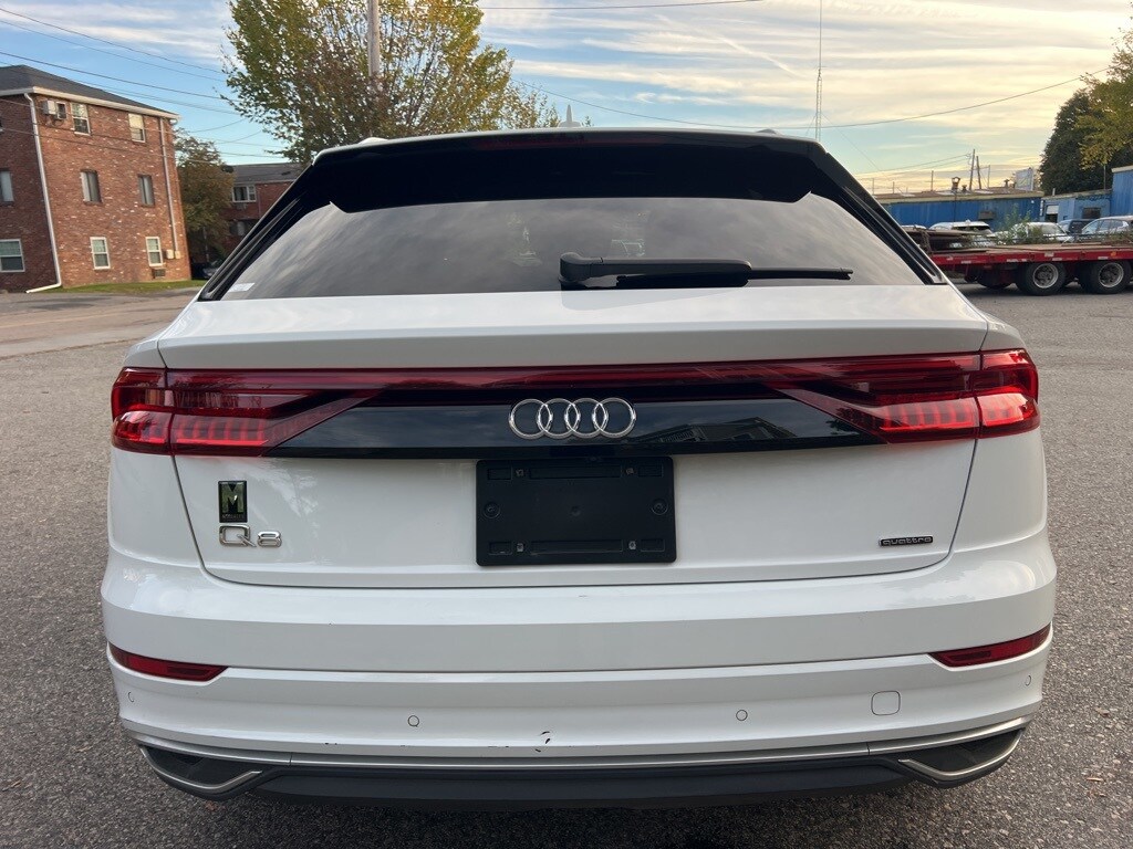 2022 Audi Q8 55 Premium Plus photo 3