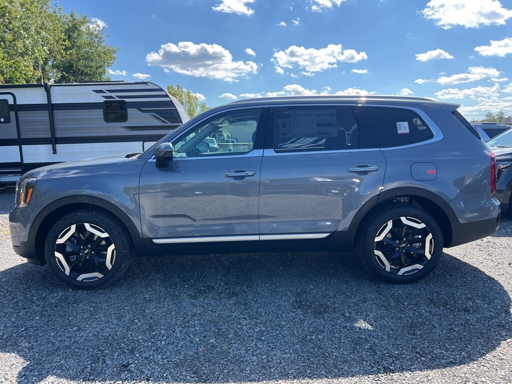 2025 Kia Telluride S photo 2