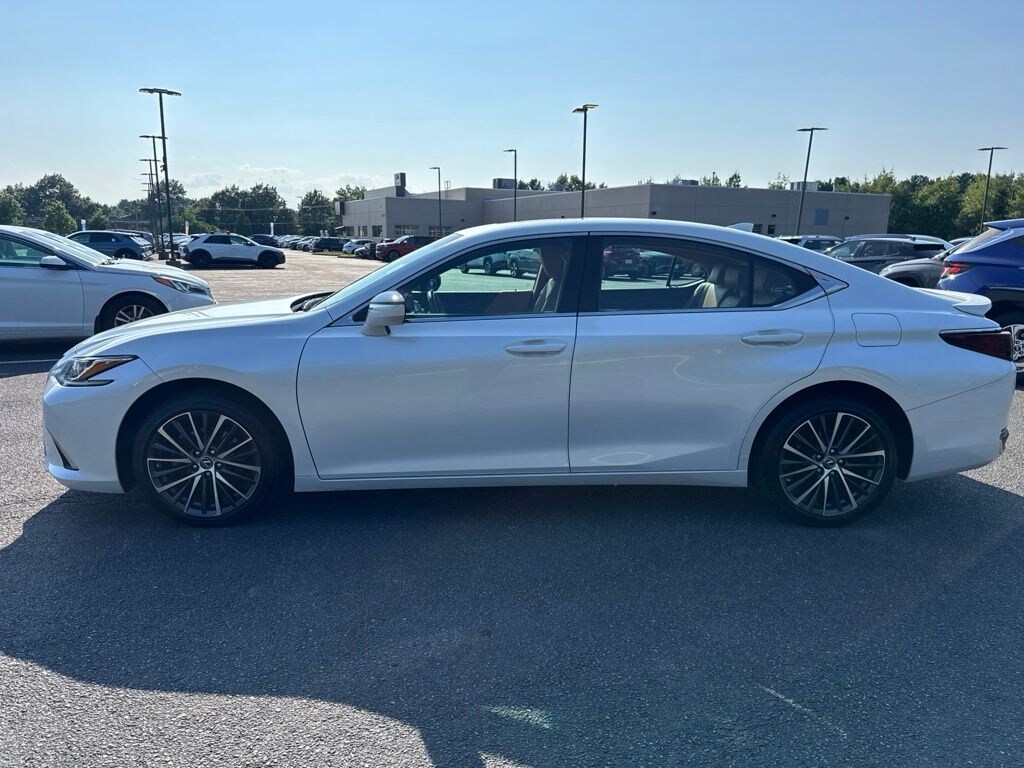 Certified 2023 Lexus ES 250 Sedan