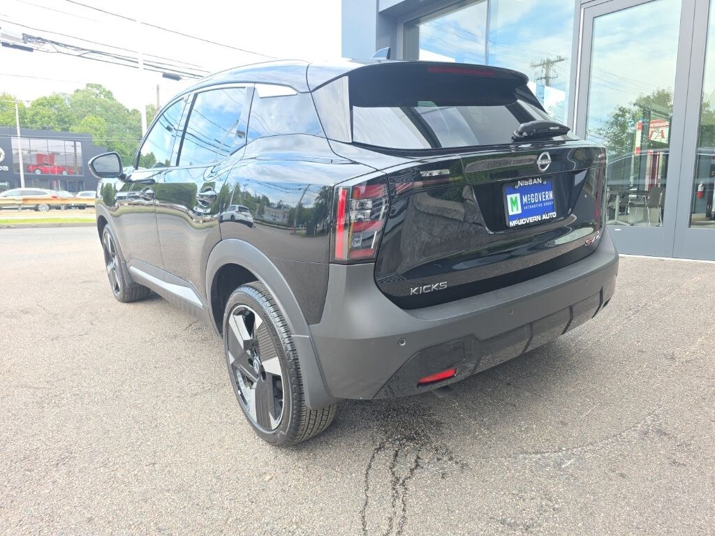 Used 2025 Nissan Kicks SR SUV