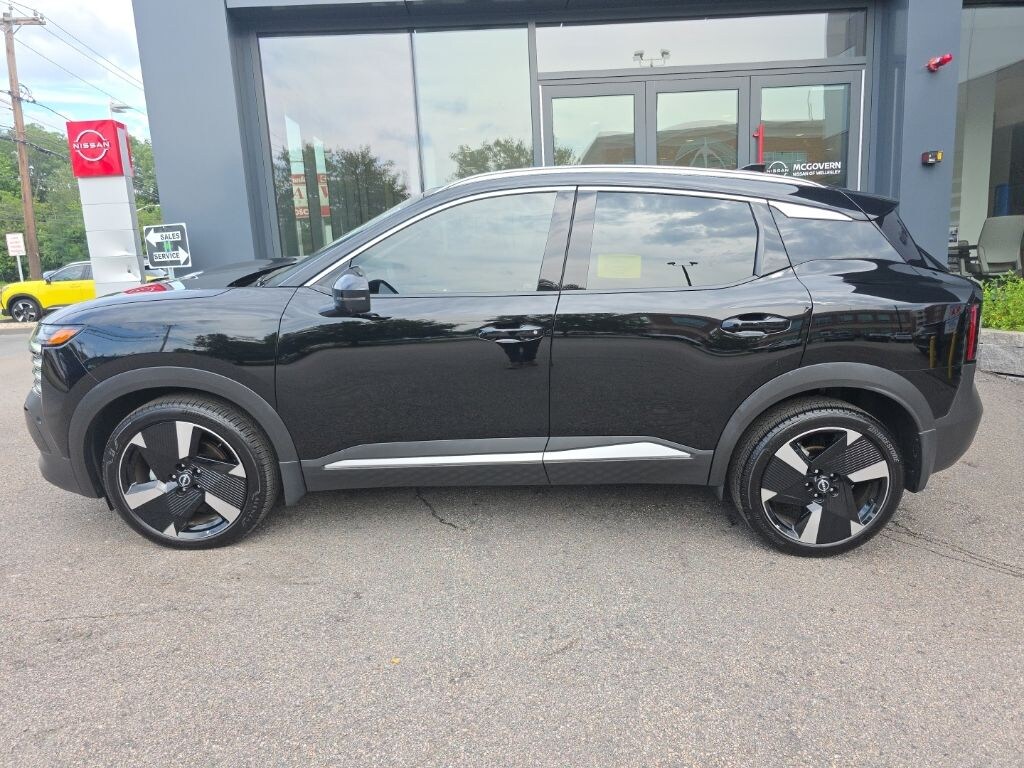 Used 2025 Nissan Kicks SR SUV