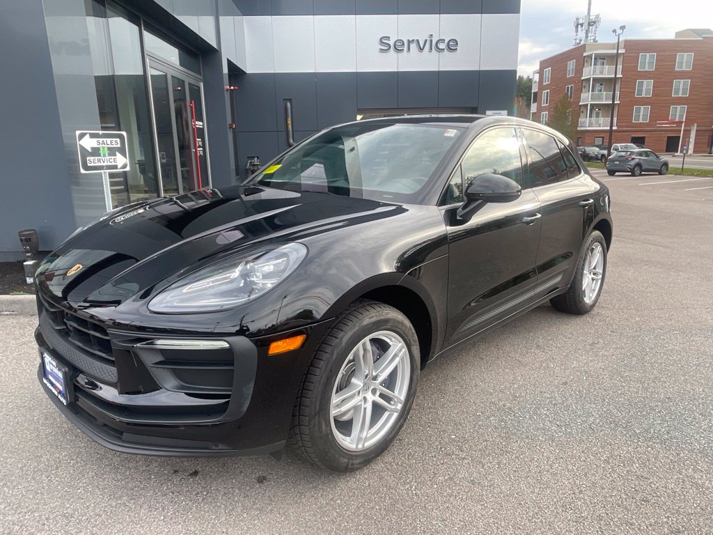 2023 Porsche Macan Base