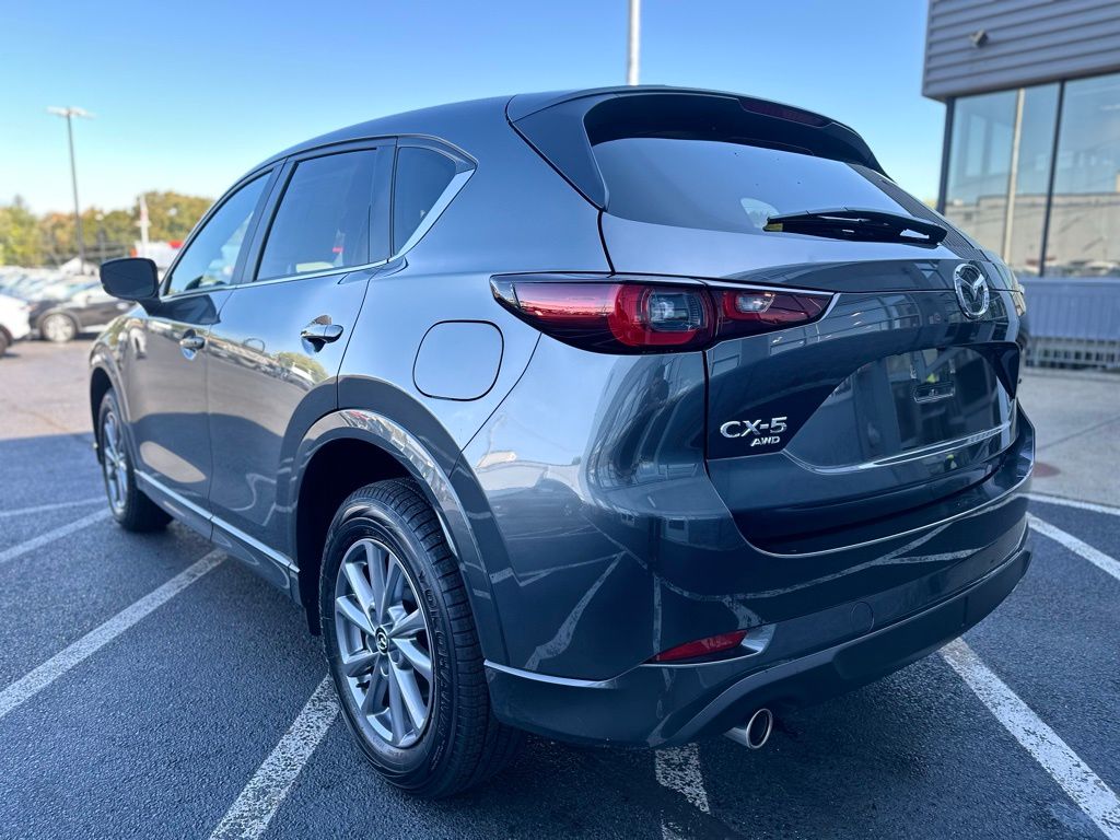 2025 Mazda CX-5 2.5 S Preferred photo 3