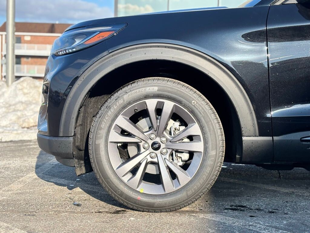 New 2026 Ford Explorer 4DR 4WD Active SUV