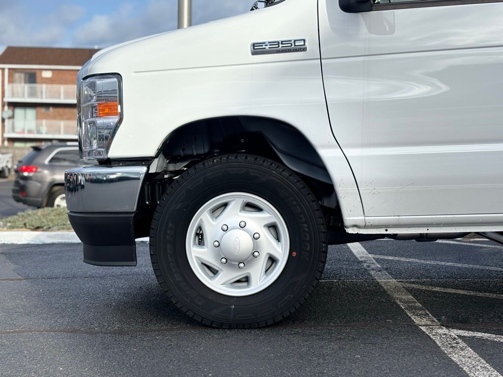 2026 Ford E-350 Base photo 3