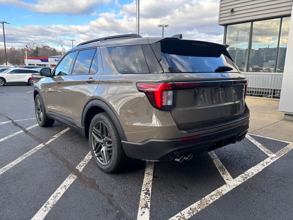 2026 Ford Explorer ST photo 3