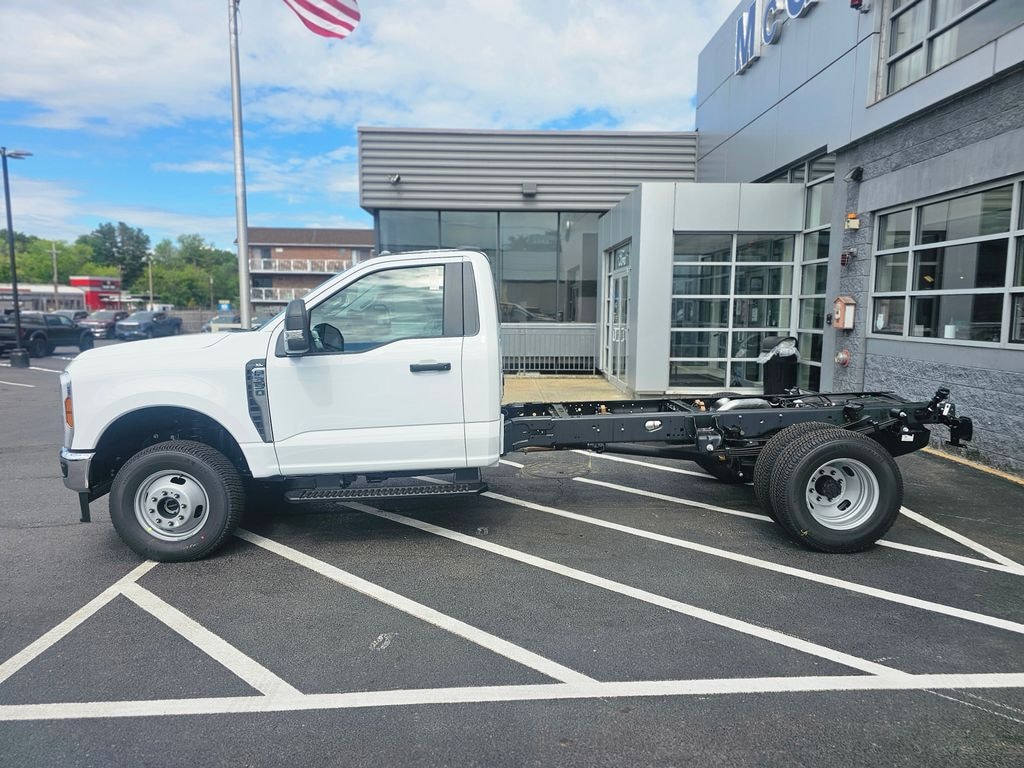 New 2026 Ford F-350SD Chassis XL Truck Regular Cab
