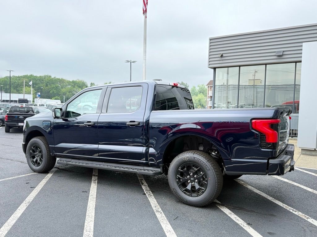 New 2025 Ford F-150 Lightning XLT 240 mile (eAWD) EPA-est. range Truck SuperCrew Cab