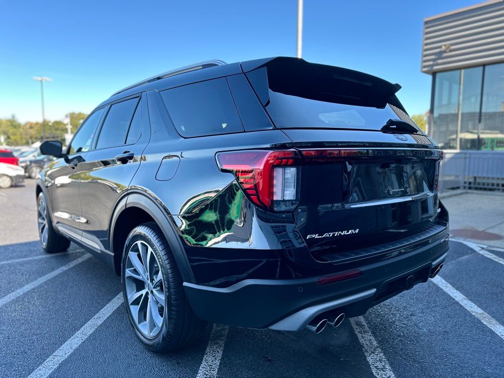2025 Ford Explorer Platinum photo 3