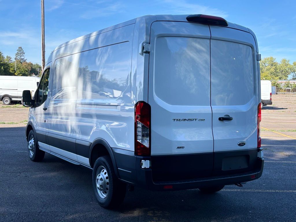 2025 Ford Transit photo 3