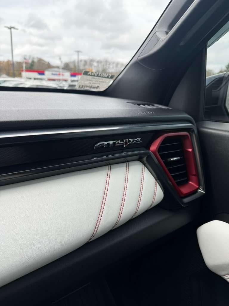 2024 Gmc Canyon AT4X photo 2