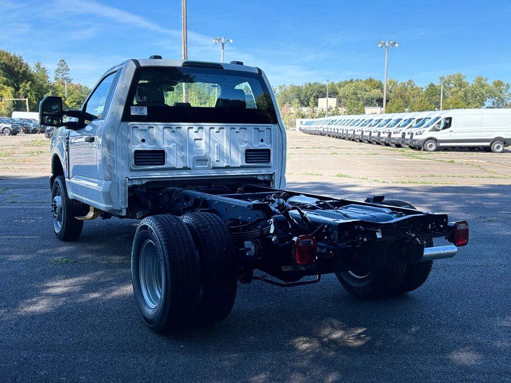 2026 Ford F-350 photo 4