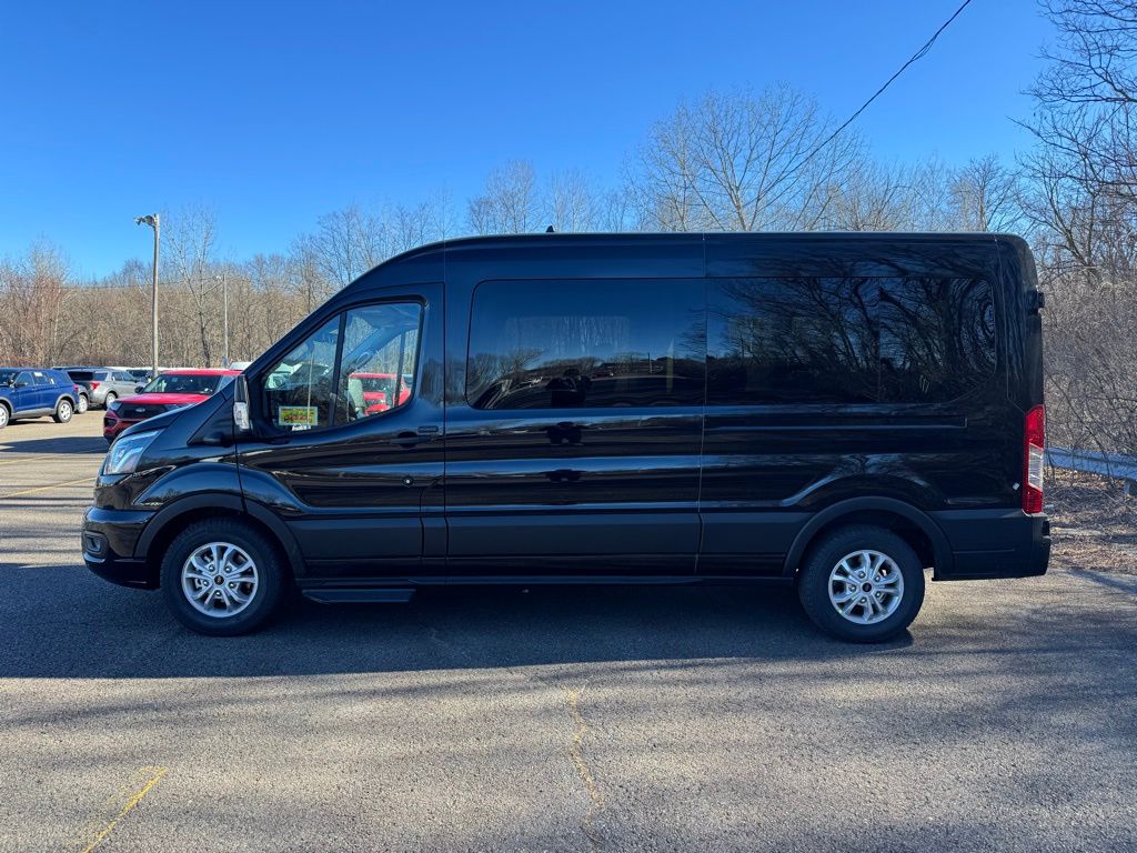 2024 Ford Transit XLT photo 2