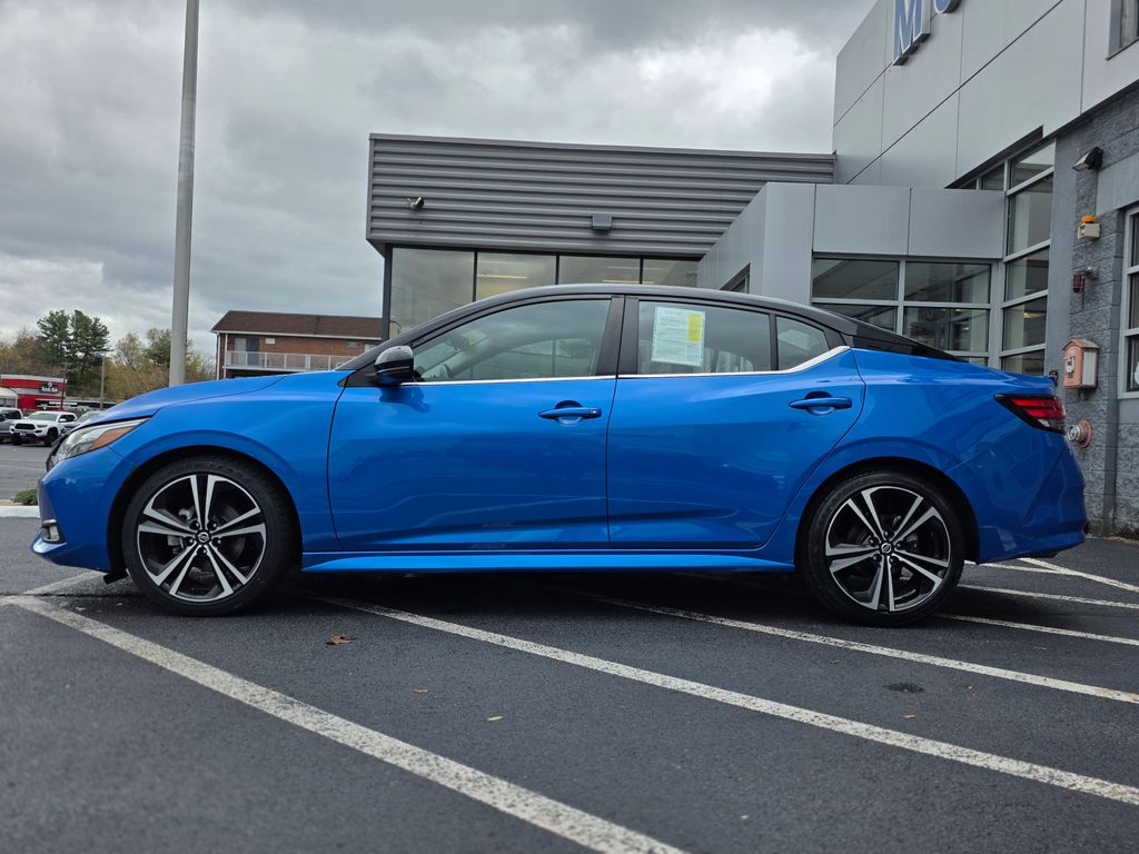 2022 Nissan Sentra SR photo 3