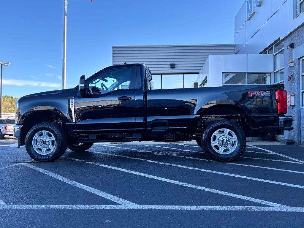 2026 Ford F-350 photo 2