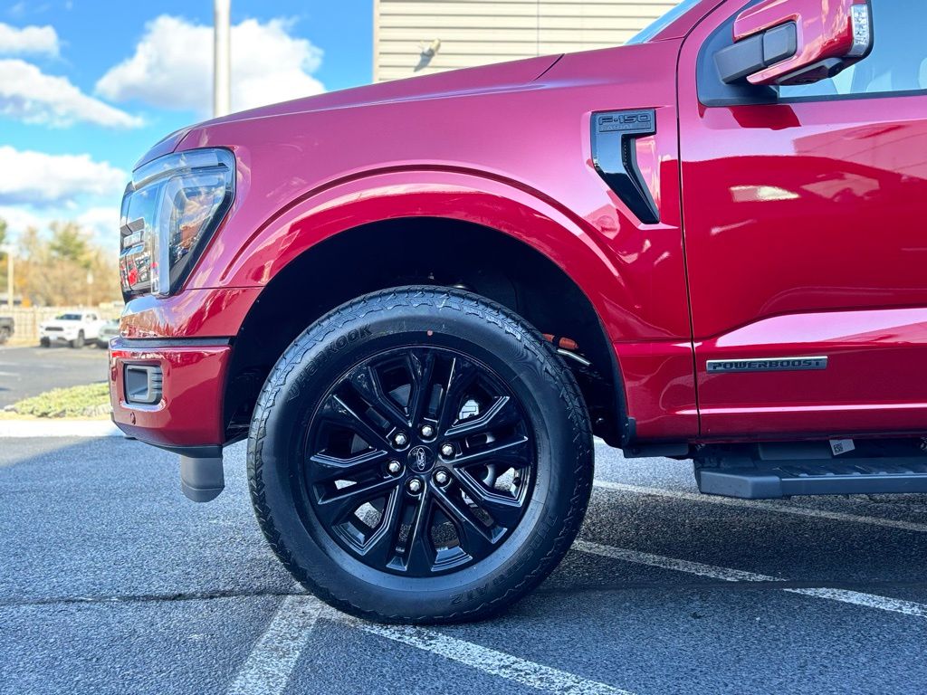 2025 Ford F-150 Lariat photo 2