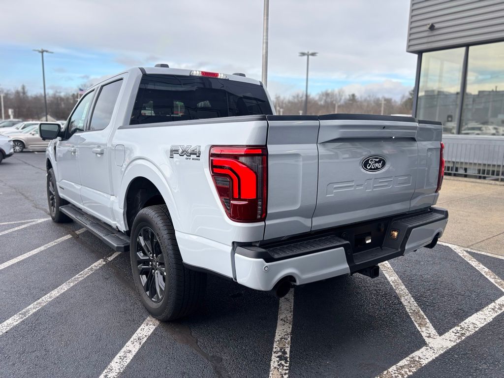 2025 Ford F-150 Lariat photo 3