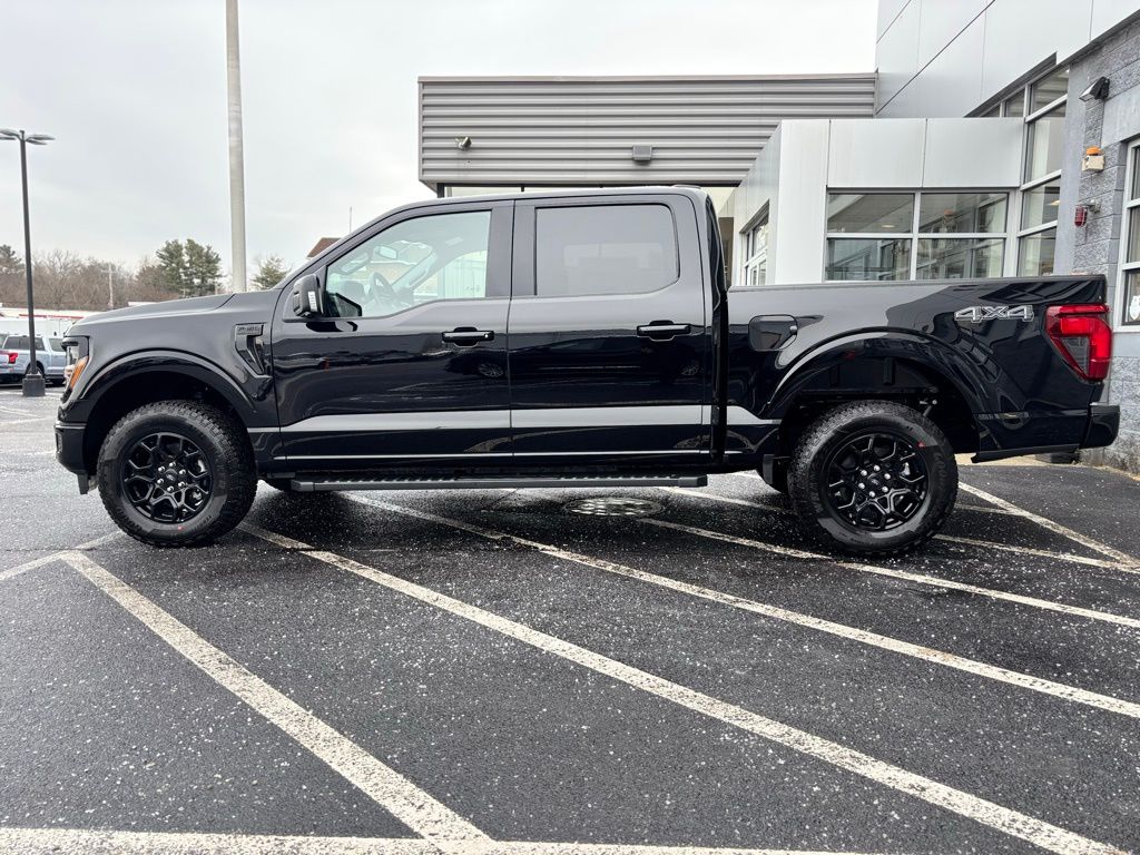 2025 Ford F-150 XLT photo 2