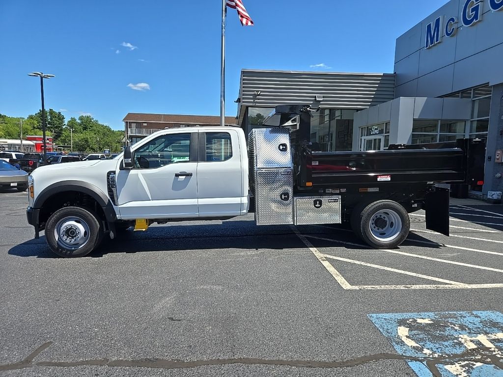 2025 Ford F-550 XL photo 2