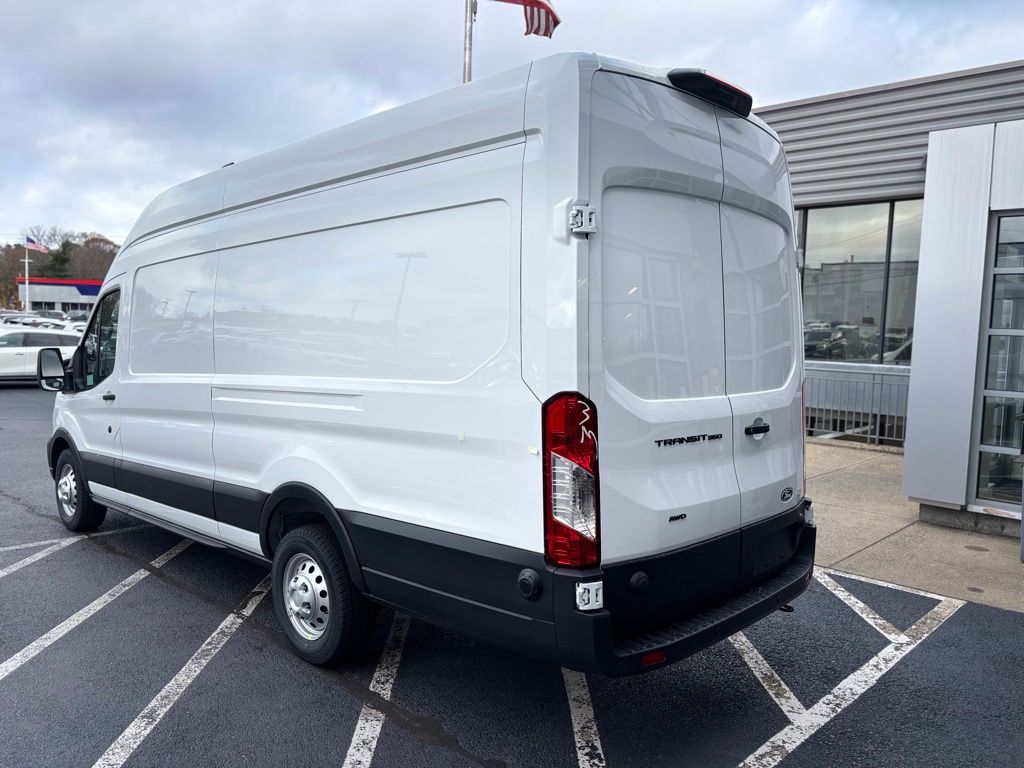 2026 Ford Transit photo 3