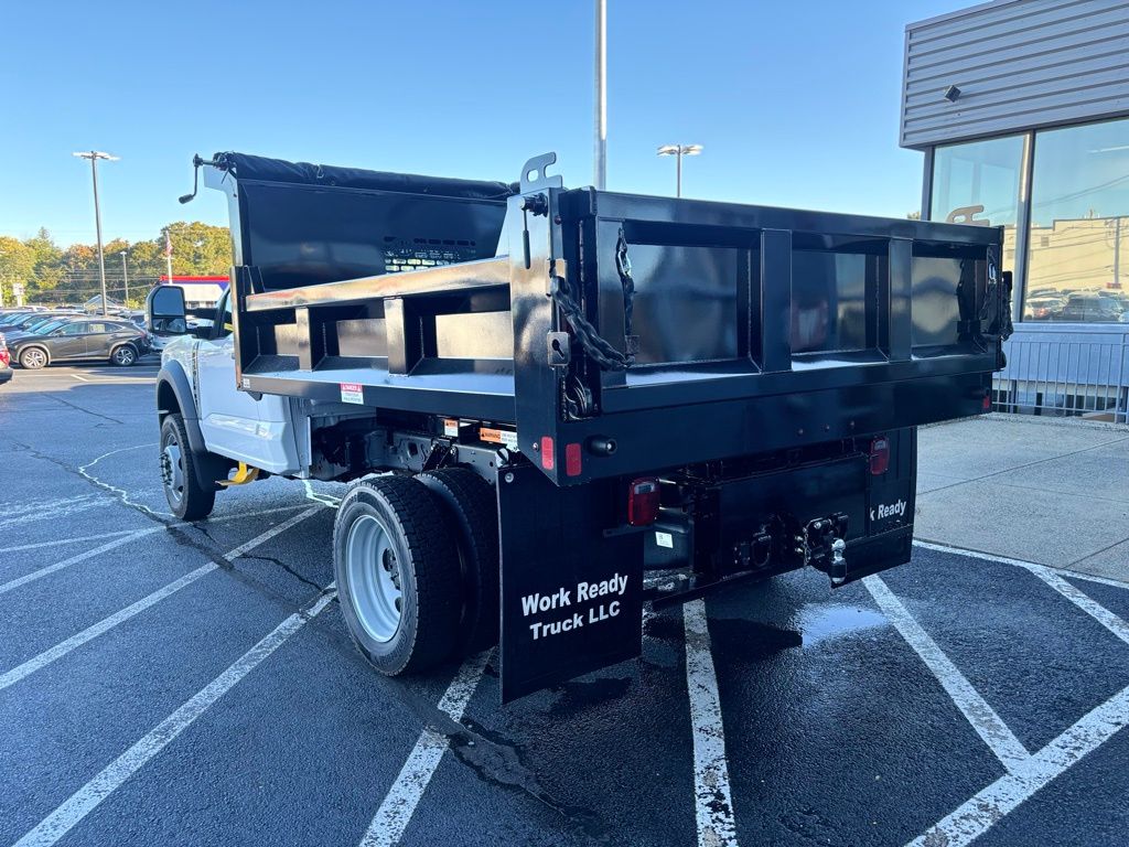 2025 Ford F-550 photo 2
