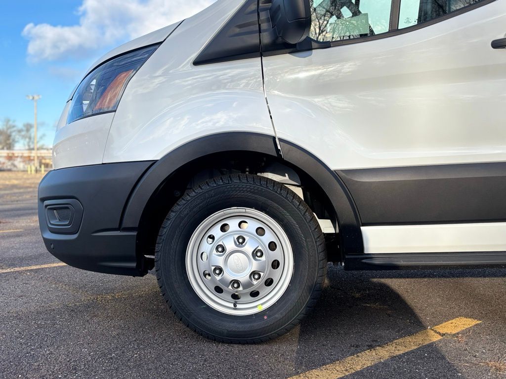 2026 Ford Transit photo 3