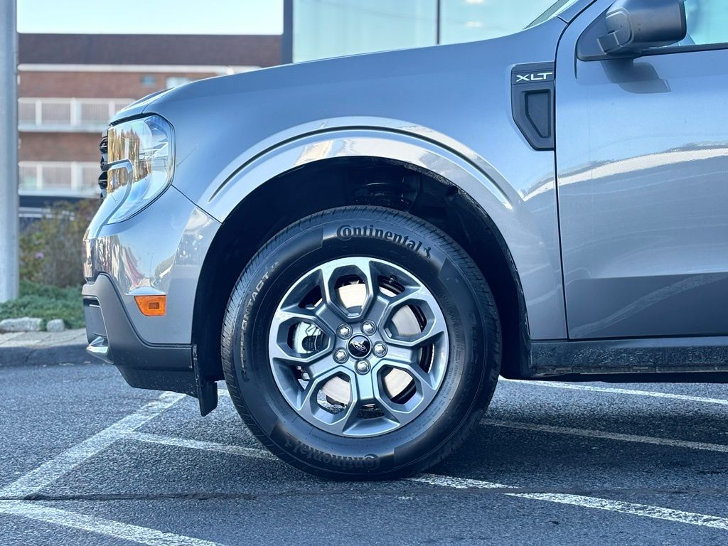 2025 Ford Maverick XLT photo 2