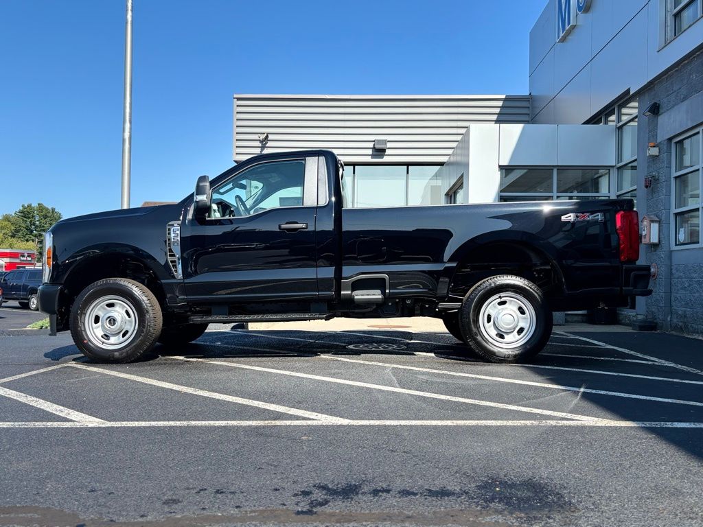 2026 Ford F-350 photo 2