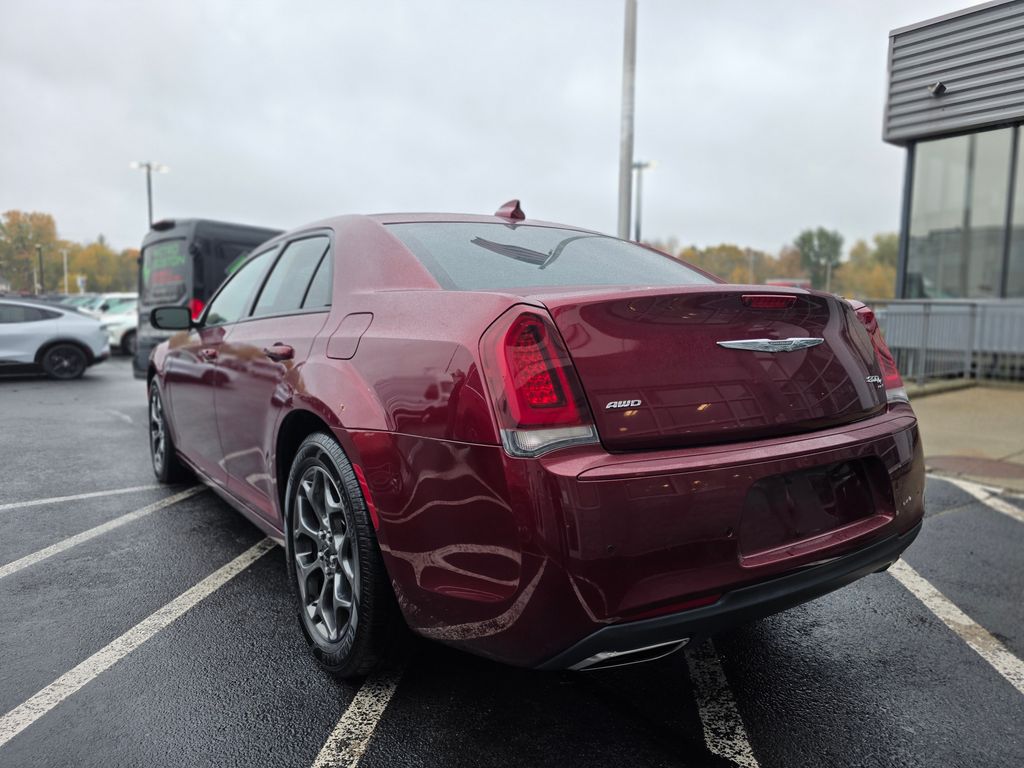 2018 Chrysler 300 S photo 4