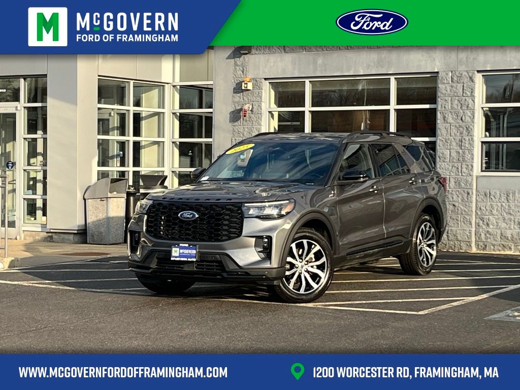2025 Ford Explorer ST-LINE 4WD (PL535)'s photo