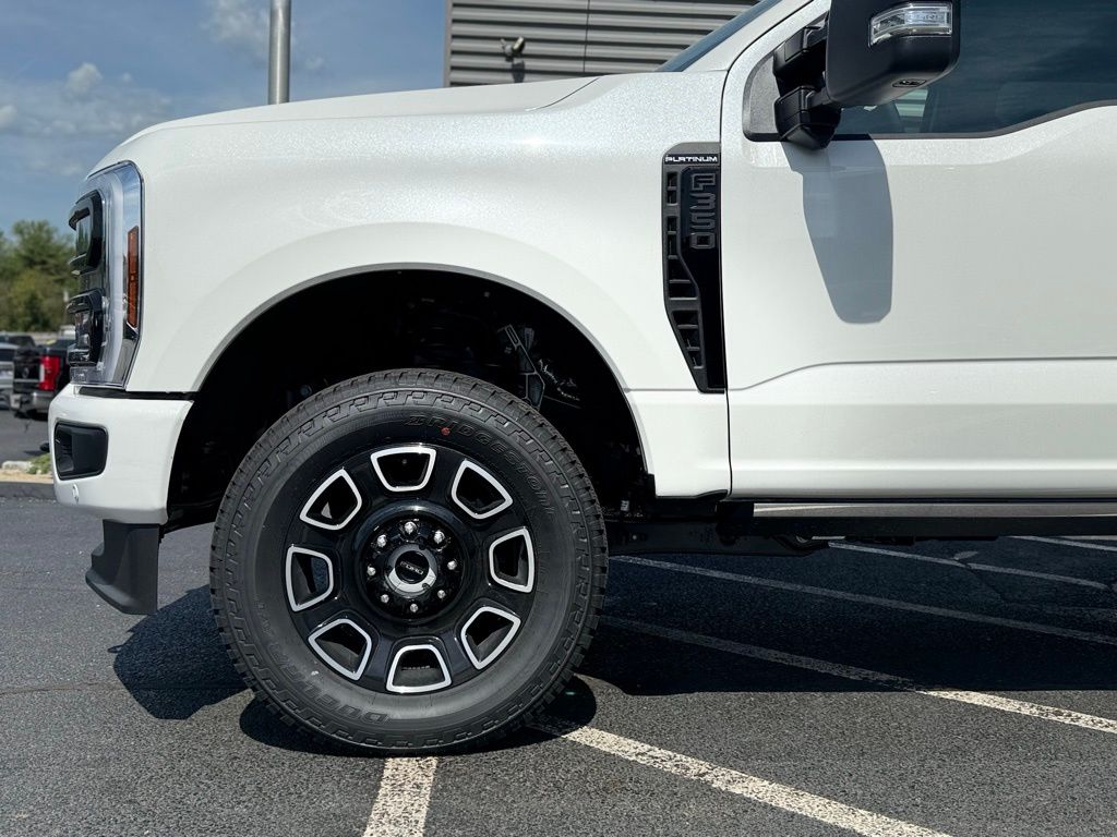 2025 Ford F-350 Platinum photo 3