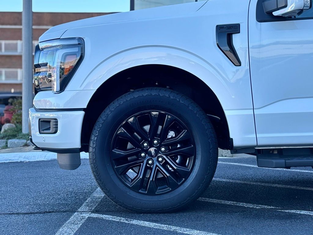 2025 Ford F-150 Lariat photo 3